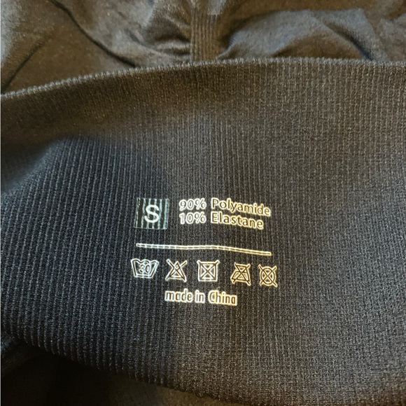 BUNDLE 2 Pair of Scrunch Shorts 12.00      5.95 shipping too! 👀 BNWOT Junior's - Picture 9 of 9